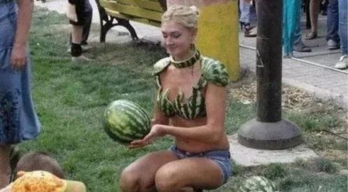 印度人吃瓜群众视频,揭秘印度街头生活百态