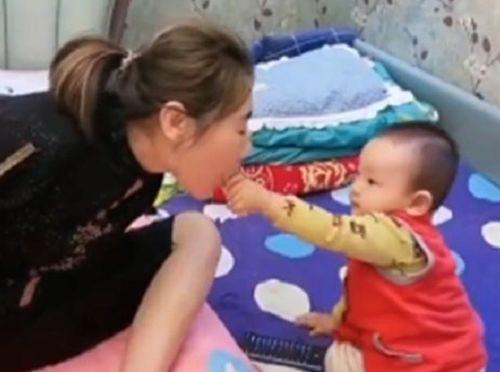 母亲喂儿子吃籽瓜视频,温馨瞬间见证母子共享籽瓜美味