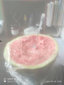 伤心的人吃瓜视频大全,揭秘热门伤心吃瓜视频大全