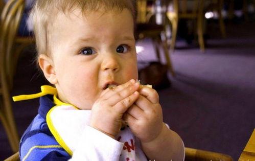 搞笑视频宝宝吃瓜图片,萌态十足，笑料百出！