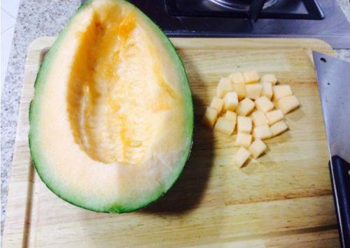 哈密瓜挖不着吃怎么办视频,哈密瓜挖不着吃？创意视频教你巧妙解决