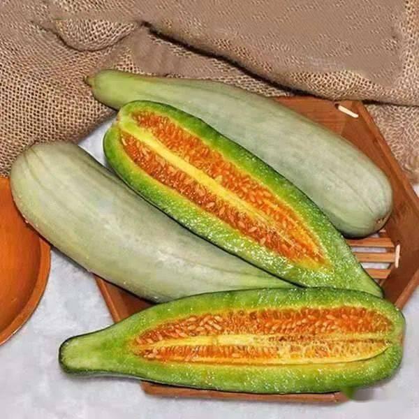 一个吃羊角蜜一个吃角瓜视频,一场甜蜜与清新的味蕾对决